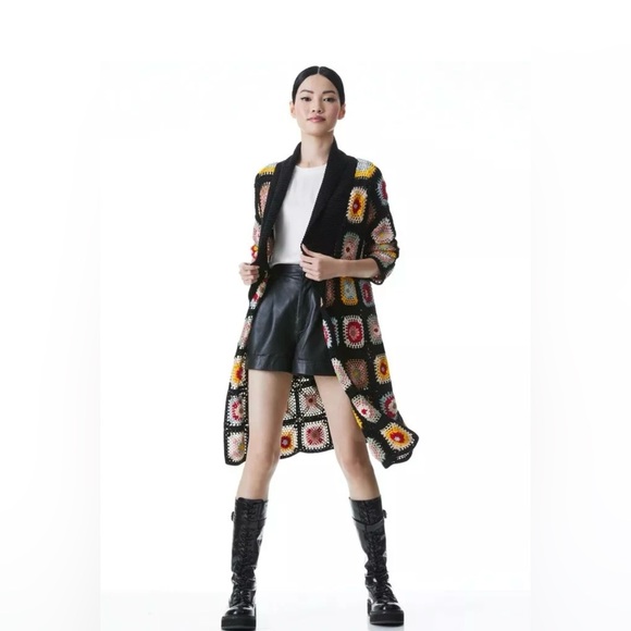 ALICE + OLIVIA JILLIAN CROCHET ROBE CARDIGAN SIZE S NWOT. - Picture 2 of 7